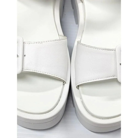 Kendall + Kylie Women's White Treaded Wave Leather Sandals Size 7 M (MSRP $125) - Picture 5 of 10